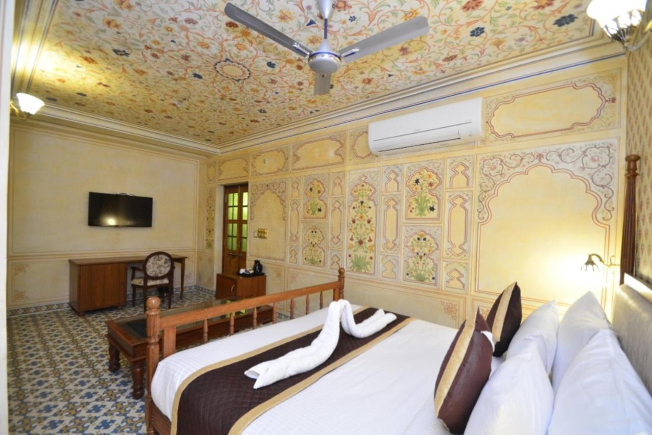 Nirbana Palace - A Heritage Hotel And Spa Jaipur Bagian luar foto