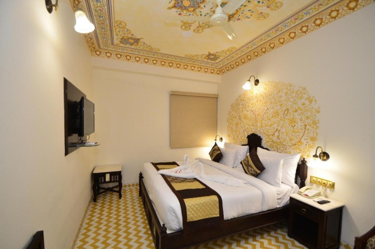 Nirbana Palace - A Heritage Hotel And Spa Jaipur Bagian luar foto