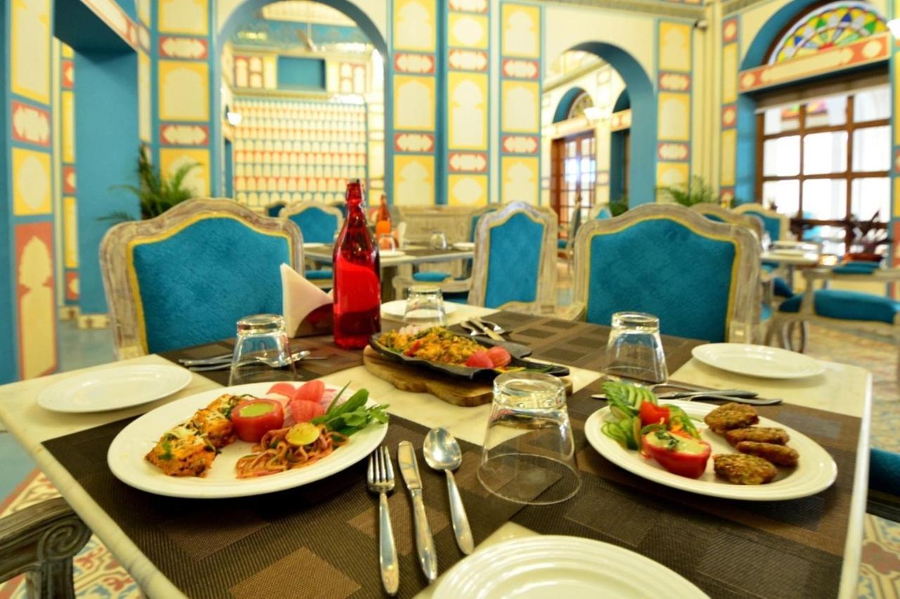 Nirbana Palace - A Heritage Hotel And Spa Jaipur Bagian luar foto