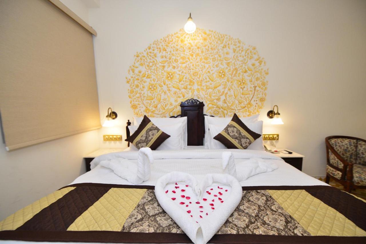 Nirbana Palace - A Heritage Hotel And Spa Jaipur Bagian luar foto