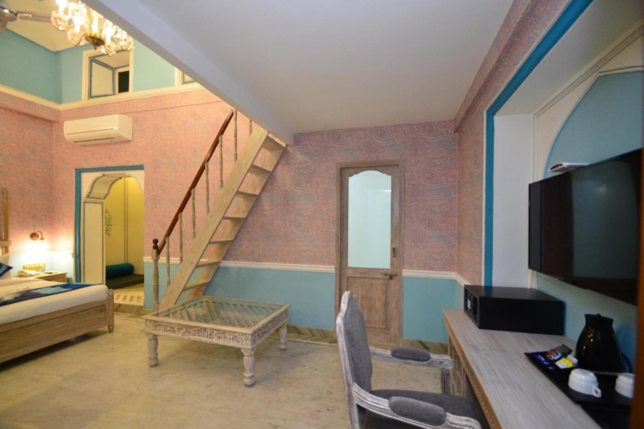 Nirbana Palace - A Heritage Hotel And Spa Jaipur Bagian luar foto