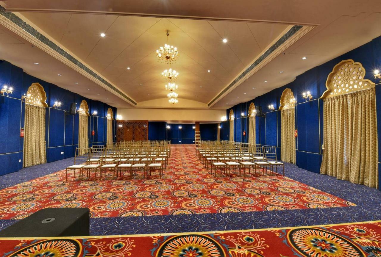 Nirbana Palace - A Heritage Hotel And Spa Jaipur Bagian luar foto