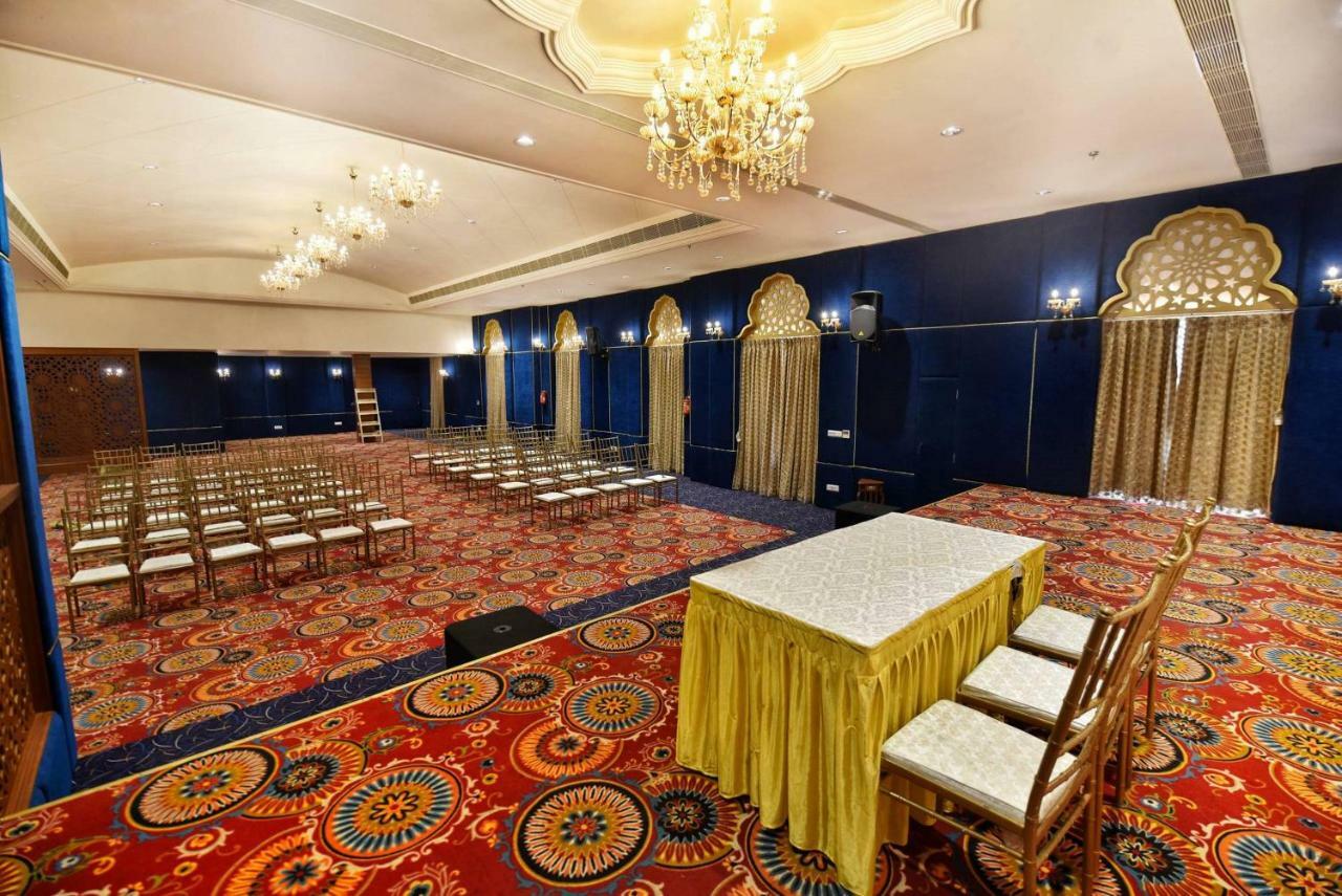 Nirbana Palace - A Heritage Hotel And Spa Jaipur Bagian luar foto