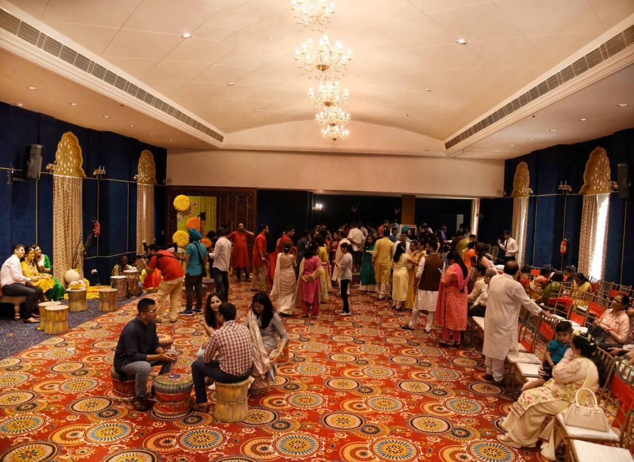 Nirbana Palace - A Heritage Hotel And Spa Jaipur Bagian luar foto