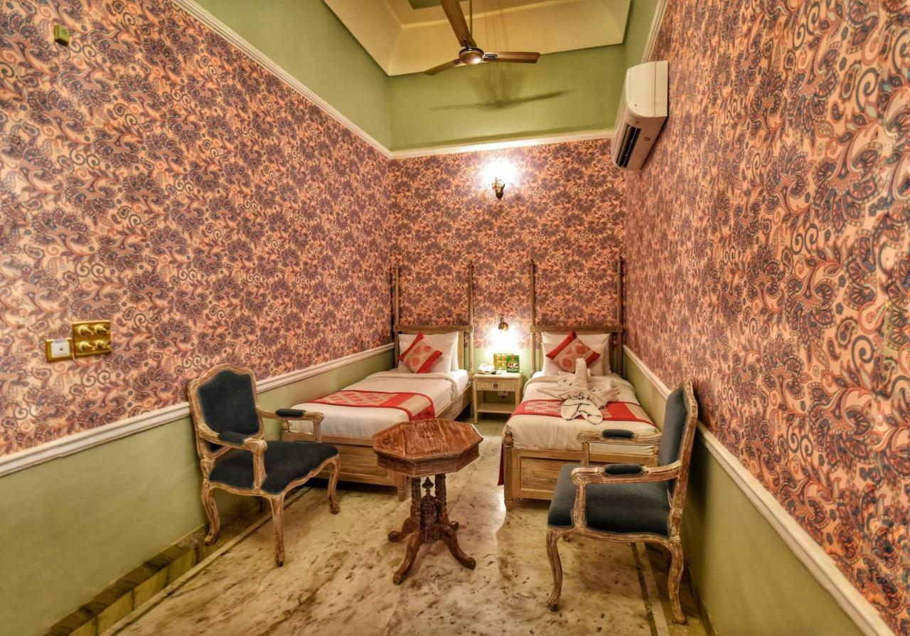 Nirbana Palace - A Heritage Hotel And Spa Jaipur Bagian luar foto