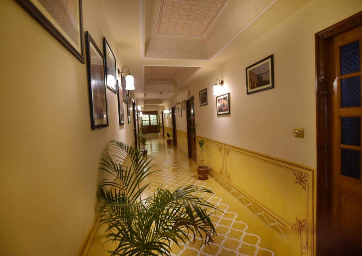 Nirbana Palace - A Heritage Hotel And Spa Jaipur Bagian luar foto