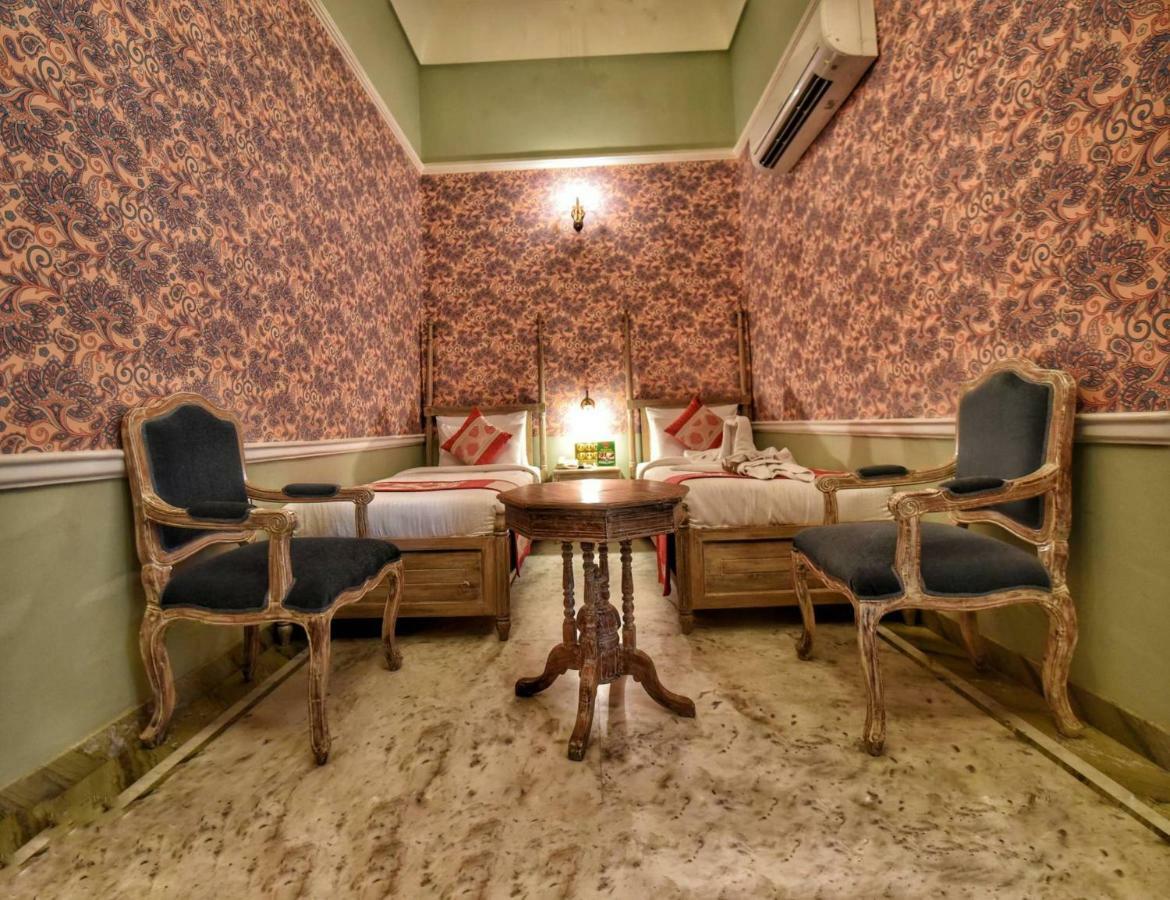 Nirbana Palace - A Heritage Hotel And Spa Jaipur Bagian luar foto