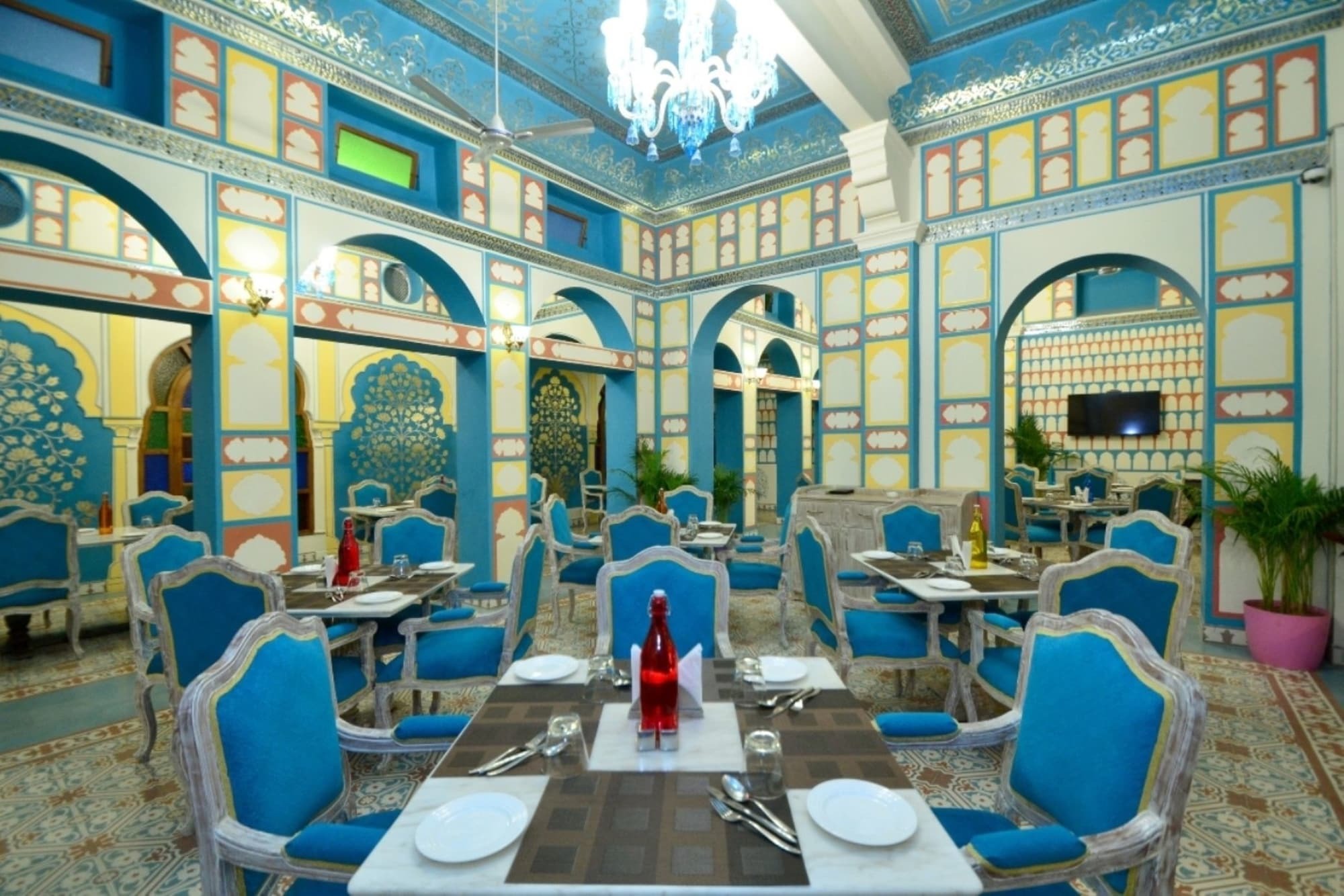Nirbana Palace - A Heritage Hotel And Spa Jaipur Bagian luar foto